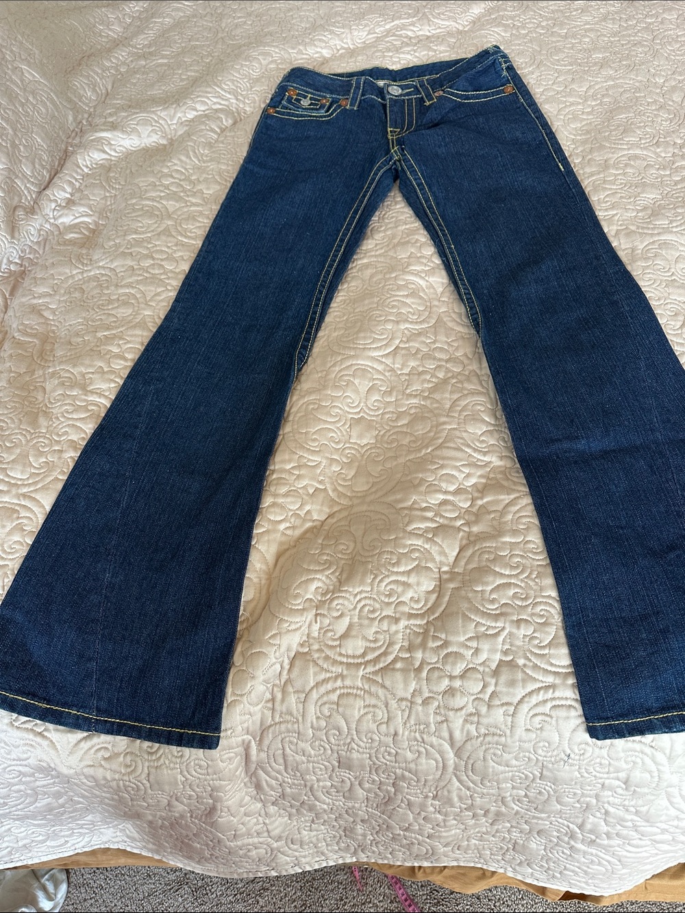 True Religion Dark Blue Flare Jeans with Contrast Stitching 28’ women’s juniors